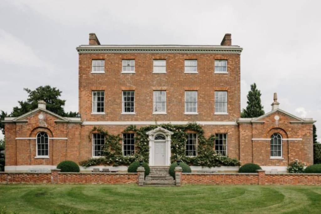 Cressy Hall - Historic Grade II Listed Manor, Gorgeous Topiary Garden Gosberton Екстериор снимка